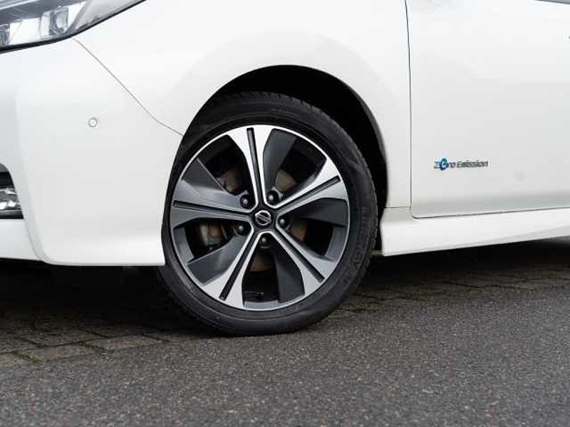 Nissan Leaf Tekna 40 kWh Keyless 360 Grad Kamera LED